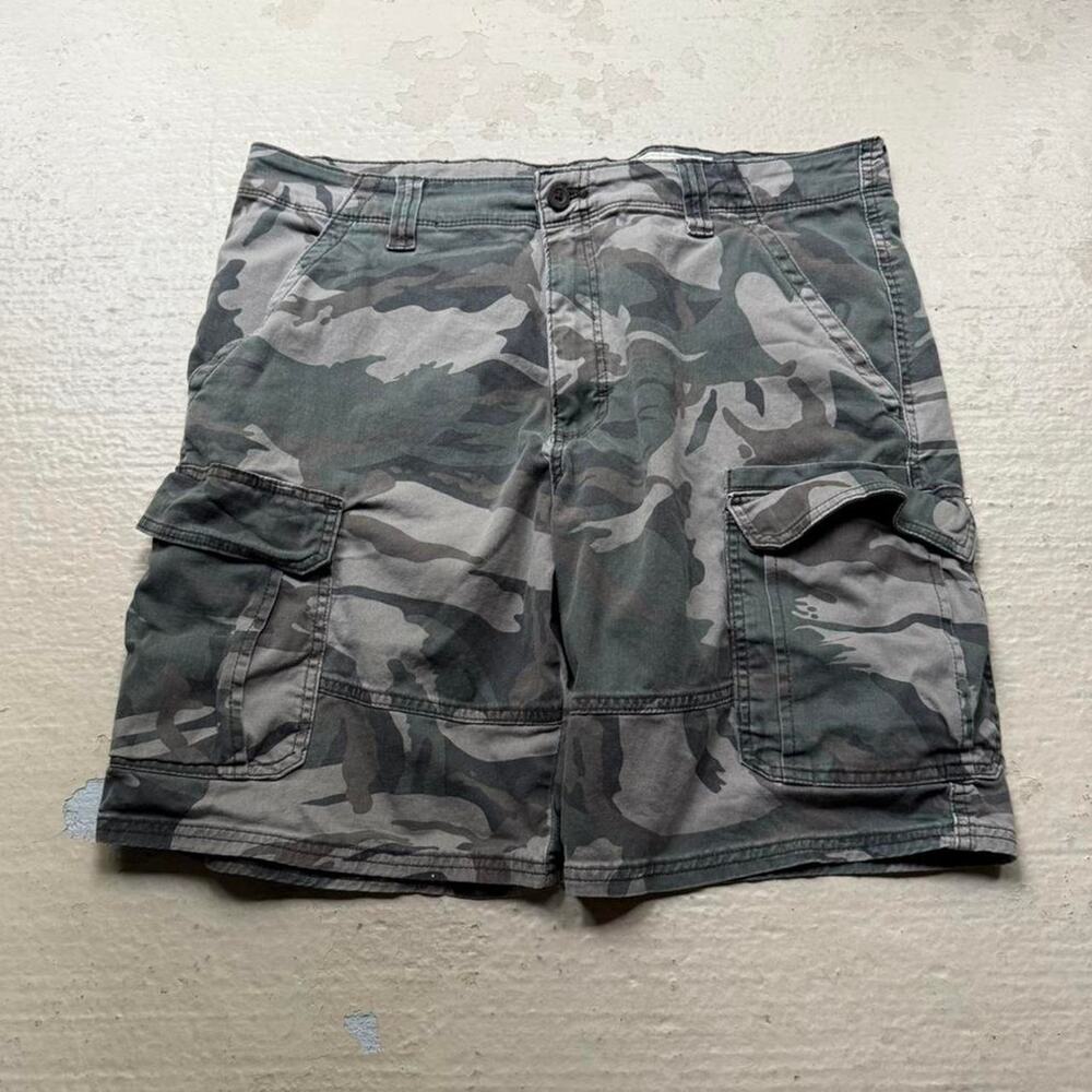 Wrangler y2k Camo Cargo Men's 34 Shorts